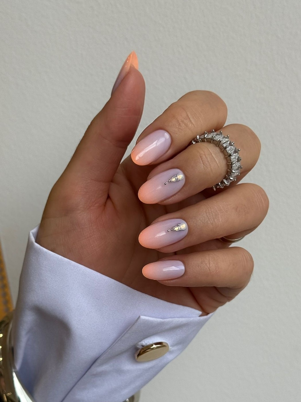 French ombré baby-boomer sur ongles amande